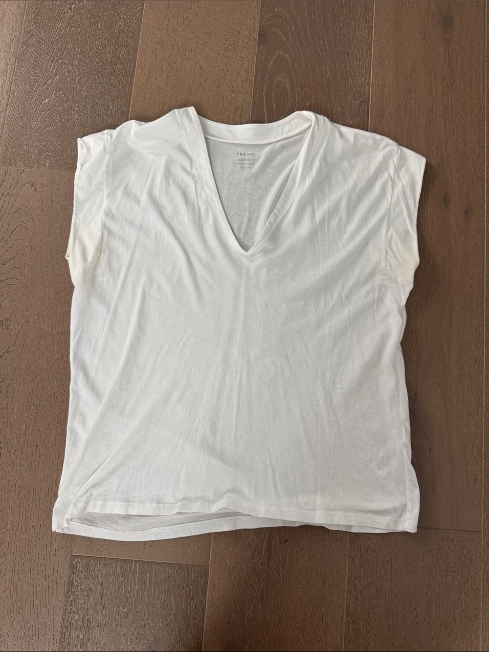 Frame Le Mid Rise V Neck T shirt